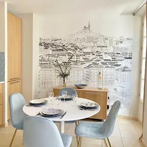 Apartment L'escale Au Coeur Du Vieux Port De, Marseille